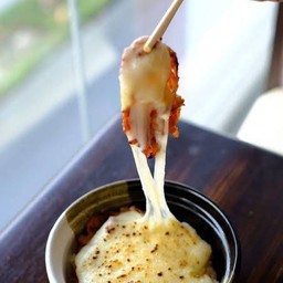 คอหมูย่างชีส