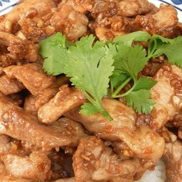 หมูกระเทียมพริกไทย