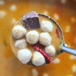 ขนมจีนน้ำยาสูตรเด็ด เจ๊หมวย ลาดพร้าว