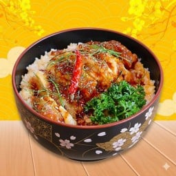 ข้าวหน้าไก่ย่างราดซอสจิ้มแจ่ว