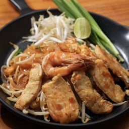 [ใหม่!] ผัดไทย ดูโอ้ [ ไก่ / กุ้ง ]