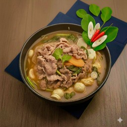 สุกี้แจ่วฮ้อน น้ำ (เนื้อสัตว์+ไข่+วุ้นเส้น+ผัก)