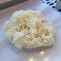 ข้าวเหนียวห่อกลาง