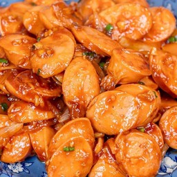 ไส้กรอกไก่ผัดซอสมะเขือเทศราดข้าว คลีนแตก