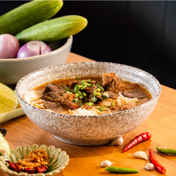 ขนมจีนน้ำเงี้ยว หมู