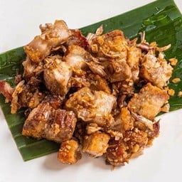 (เป็นกับ) หมูกรอบทอดกระเทียมขุนช้าง