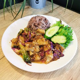 ข้าวยำปลาแซ่บ สูตรคลีน 350 kcal