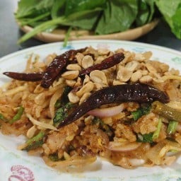 ยำแหนมข้าวทอด ซอยประชาอุทิศ79 ประชาอุทิศ