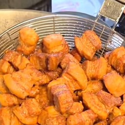 สามชั้นทอดน้่ำปลา+น้ำจิ้มแจ่วพริกป่นรสเด็ด