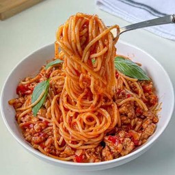 สปาเกตตี้ซอสมะเขือเทศหมูสับ