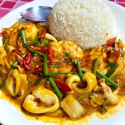 ทะเลผัดไข่เค็ม