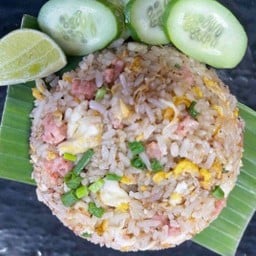 ข้าวผัดแหนมขุนช้าง