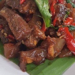 ข้าวกะเพราเนื้อ KOBE ตุ๋น ขุนช้าง