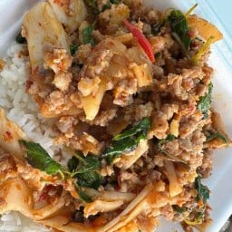 อาหารตามสั่งในบ้น