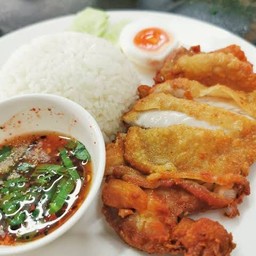 ข้าวไก่ทอดน้ำจิ้มแจ่ว