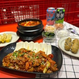 Stir Fried Pork With Kimchi Sauce