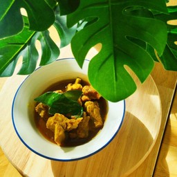 แกงคั่วดูกอ่อนหมู