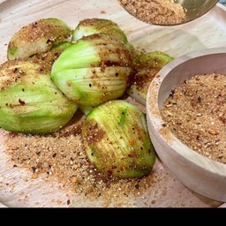 มะม่วงเบาสับ/เป็นลูก(ราดพริกเกลือรสดีข้าวคั่ว)กล่องเล็ก