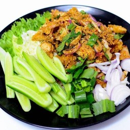 ยำไก่แซ่บ (เป็นกับ)