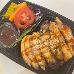 ข้าวหน้าสเต็กไก่ราดซอสเกาหลี