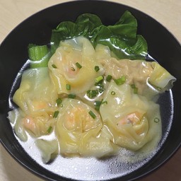 เกี๊ยวน้ำหมูเด้งสาหร่าย