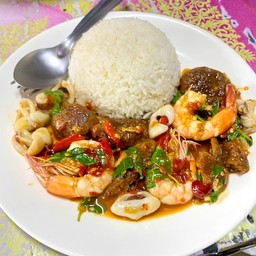 กระเพราทะเลไข่เยี่ยวม้า