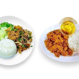 ข้าวยำไก่แซ่บ+ข้าวไก่วิงซ์ซอสน้ำปลา (เมนูขายดี)