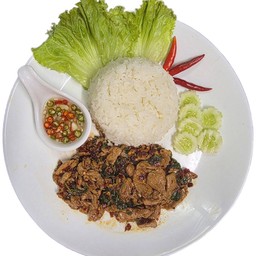กระเพราเนื้อชิ้น