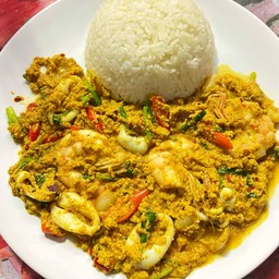 ผัดผงกะหรี่ทะเล