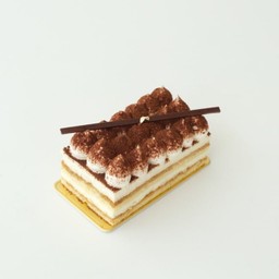 Tiramisu Cake