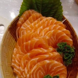แซลมอนซาซิมิ 200กรัม