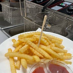 เฟร้นช์ฟรายส์&นักเก็ต ฮิลล์2