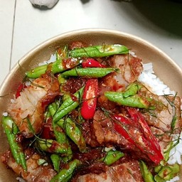 กะเพรา.ผัดพริกแกง.ข้าวผัด.กะเะราหมูกรอบ.สุุกี้หมูแห้ง.น้ำ.