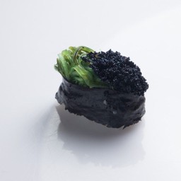 ยำสาหร่ายไข่กุ้งดำ