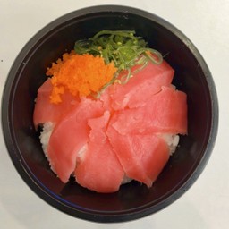 ข้าวหน้าทูน่า