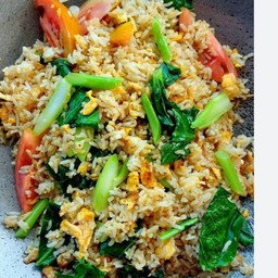 ข้าวผัดไข่ (ไม่มีเนื้อสัตว์ ใส่ซีอิ๊วดำ)