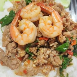 ข้าวกะเพรากุ้ง+หมูสับ (โปร ฟรีไข่เจียว)
