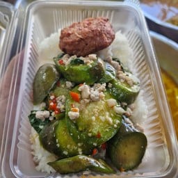 ข้าวราด 2 อย่างเลือกกับข้าวได้