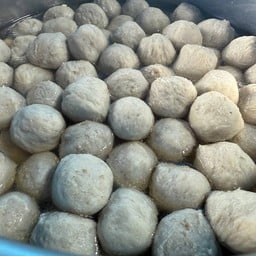 ลูกชิ้นเนื้อลวก