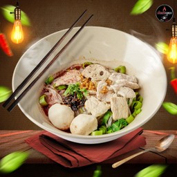 ก๋วยเตี๋ยวหมูสด(หมูสด ลูกชิ้น ตับ)	ใหญ่