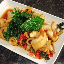 กะเพราปีกปลาหมึก