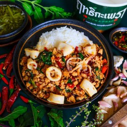 ข้าวกะเพรา หมูสับ+ปลาหมึก