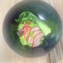 บะหมี่หยกแห้งเป็ดย่าง