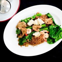 ราดหน้ายอดผักสายไหม ตลาดปิคนิคพลาซ่า บางปู