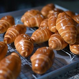 ขนมปังเกลือ ฟรี ซอสดิป