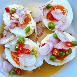ยำไข่เค็ม
