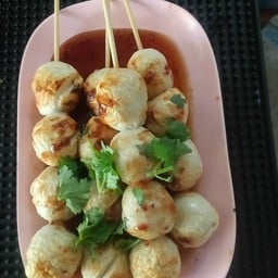 ลูกชิ้นปิ้ง