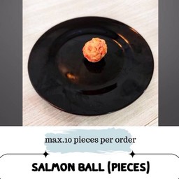 B8 ลูกชิ้นแซลม่อน (4ชิ้น)