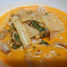 แกงหน่อไม้ดองใส่เนื้อชิ้น(กับข้าว)