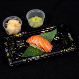 SALMON SUSHI